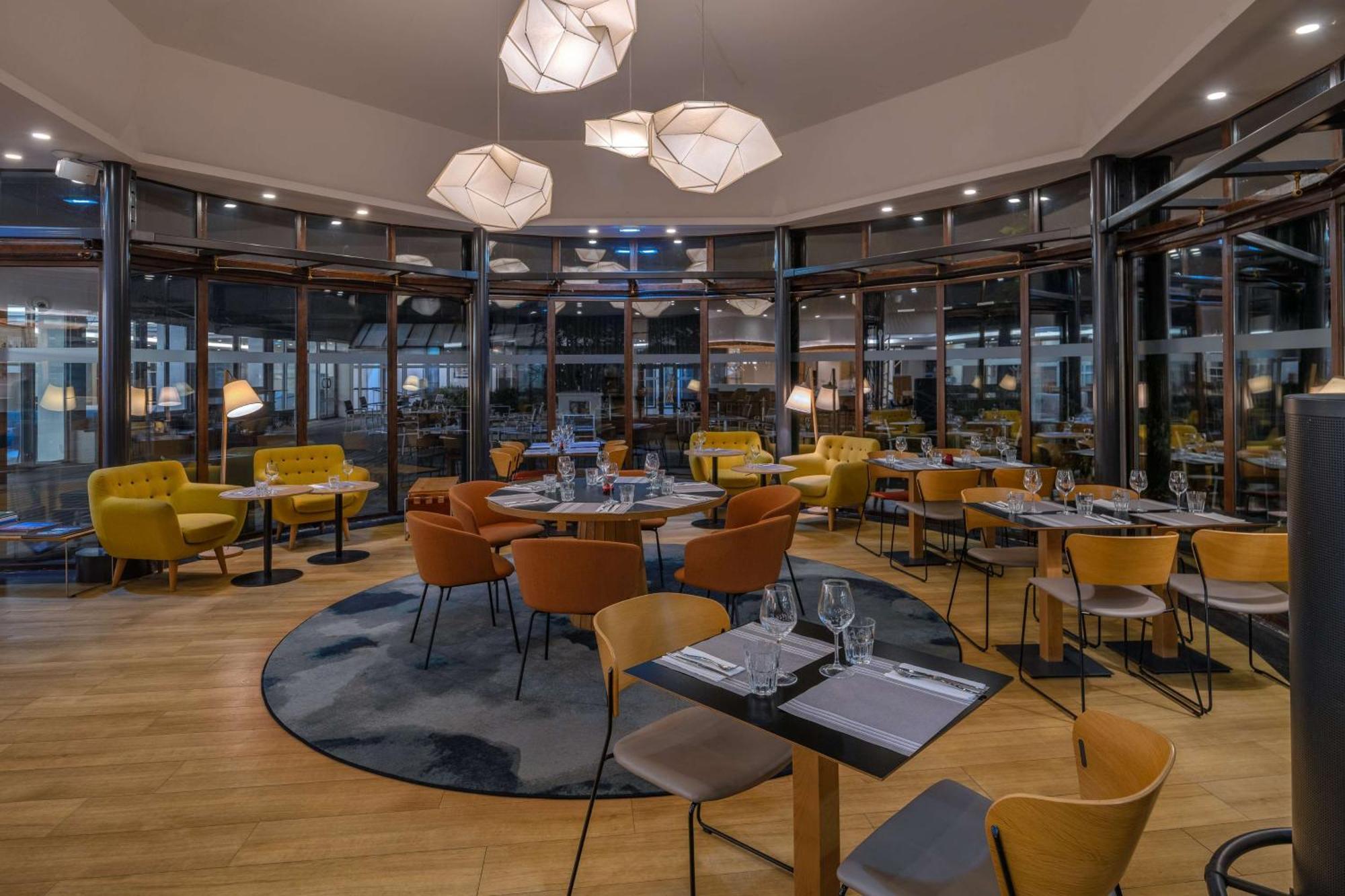 Doubletree By Hilton Paris Bougival 호텔 외부 사진