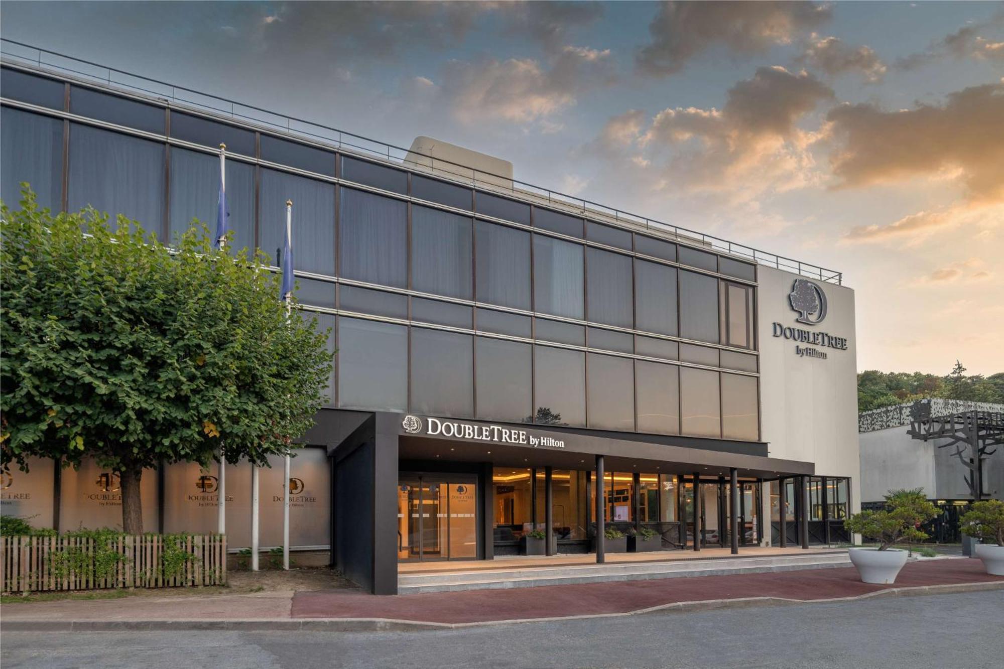 Doubletree By Hilton Paris Bougival 호텔 외부 사진
